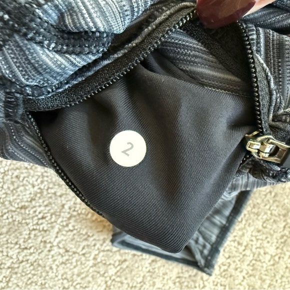 Lululemon Top Speed Crop - Picture 7 of 12